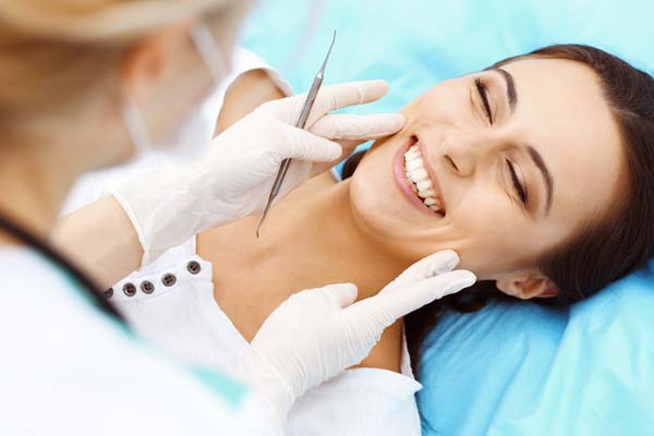 How To Choose Between Single Cosmetic Treatments And A Smile Makeover